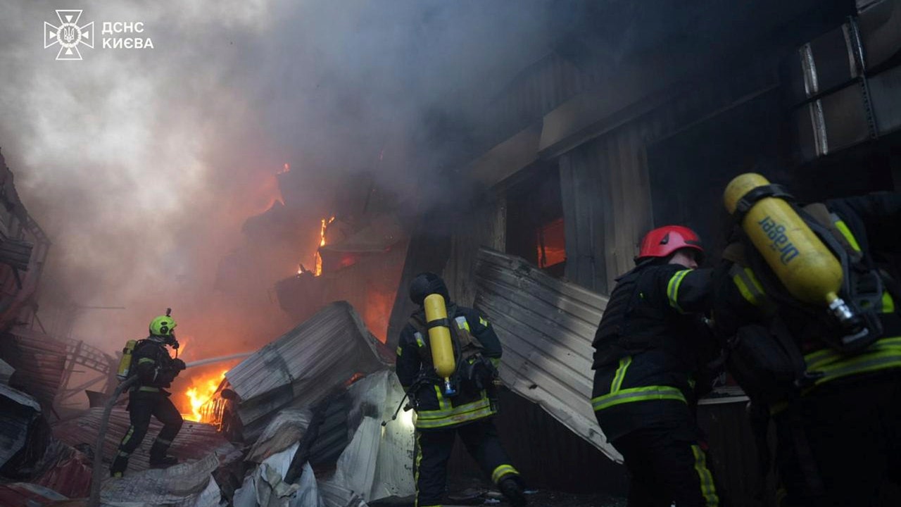 Ukraine mourns 19 dead in Kryvyi Rih as Russian missile strikes hit Kyiv