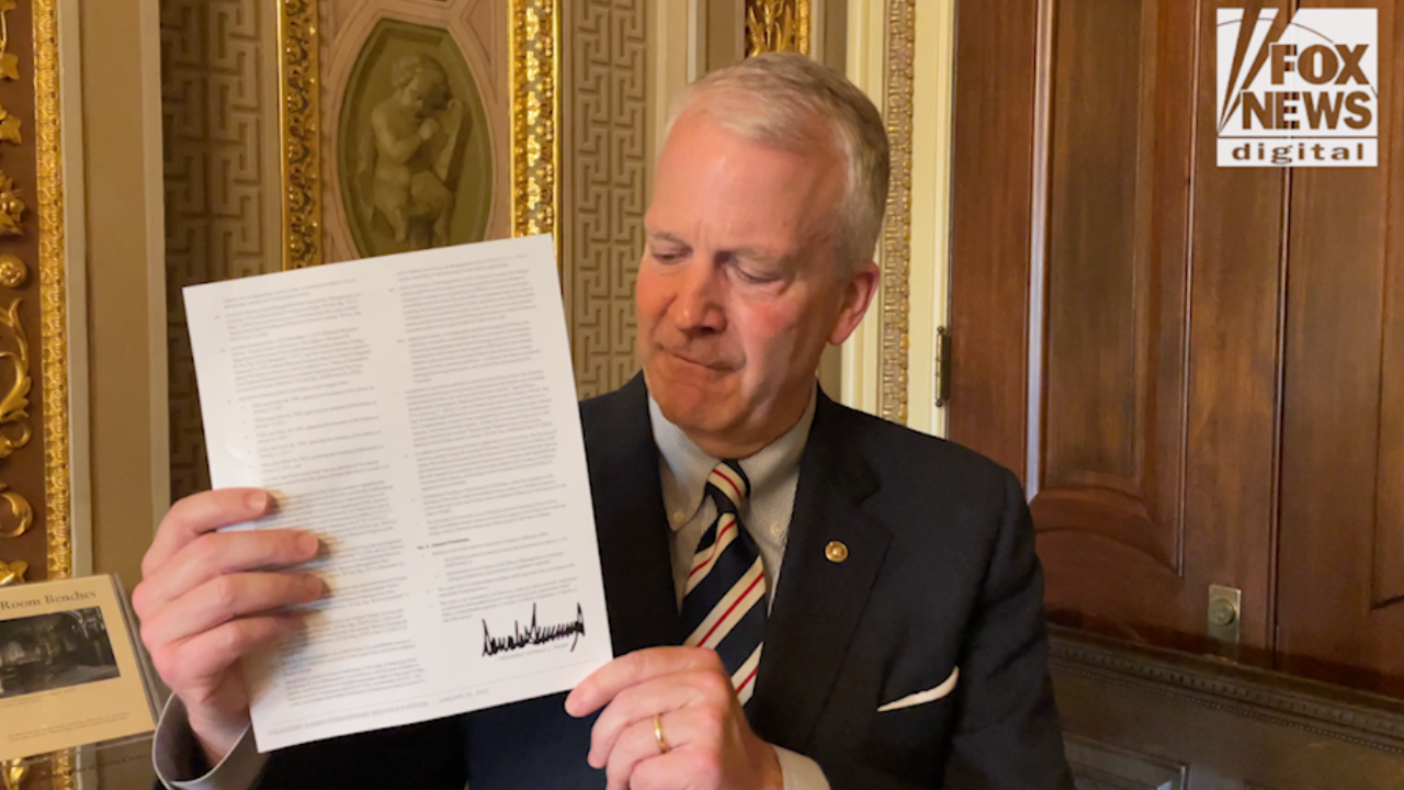 Alaska senator literally shreds Biden’s energy orders, touting WH’s Arctic pipeline plan