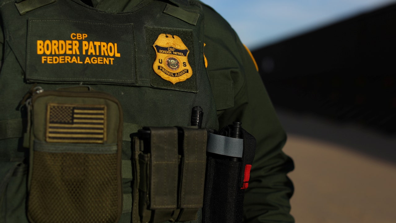American women charged with attempting to smuggle children into US