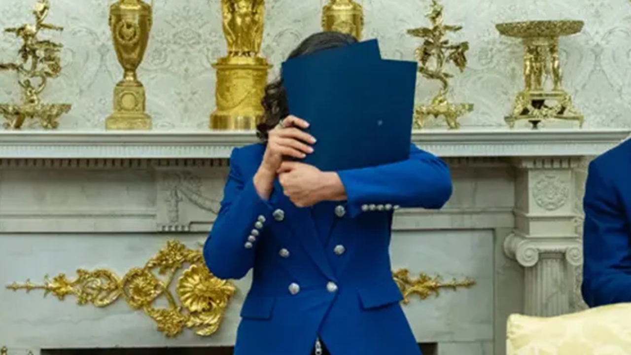 Whitmer addresses folder controversy after seen hiding in the Oval Officer