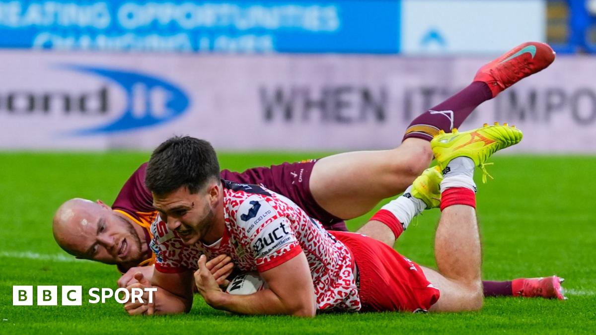 Super League: Huddersfield Giants 24-28 Leigh Leopards