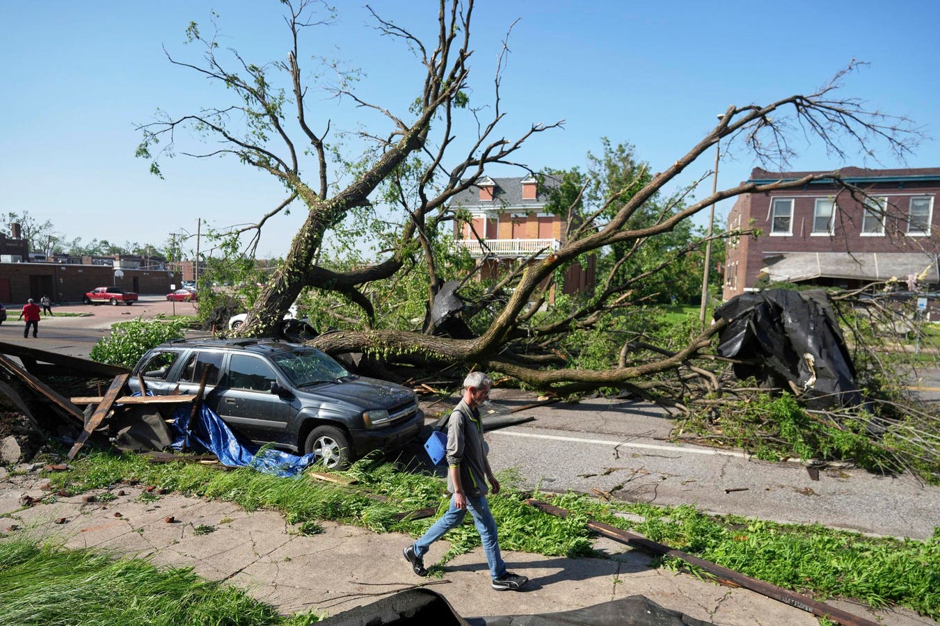 How The 2025 St. Louis Tornado Compares To A Historic One In 1896