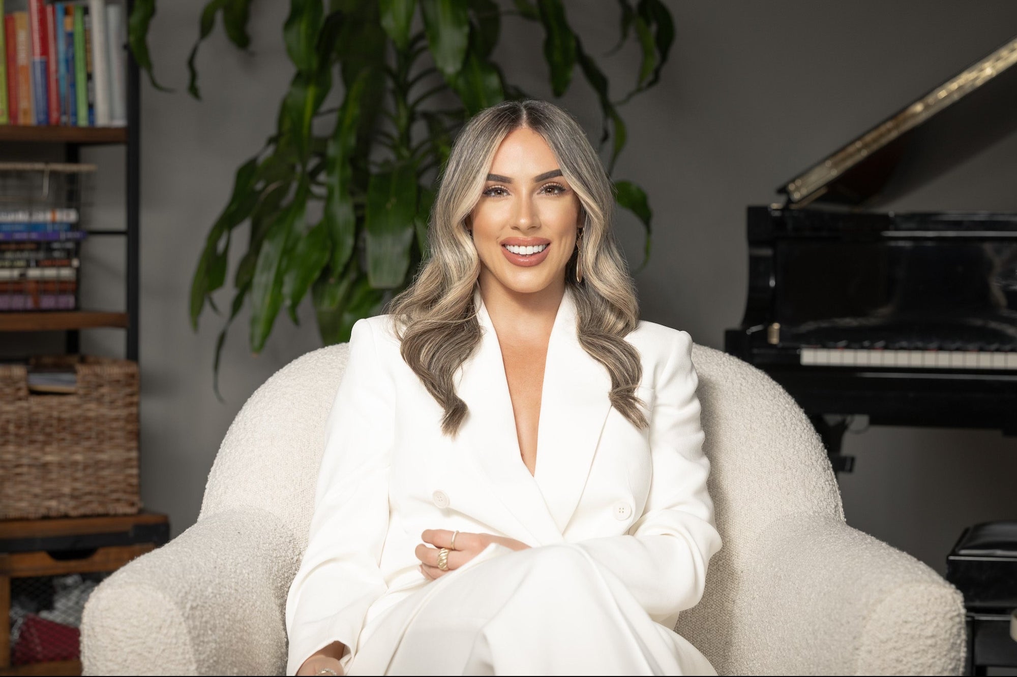 35-Year-Old’s Side Hustle Makes Over $50k a Month: ‘Magnetic’