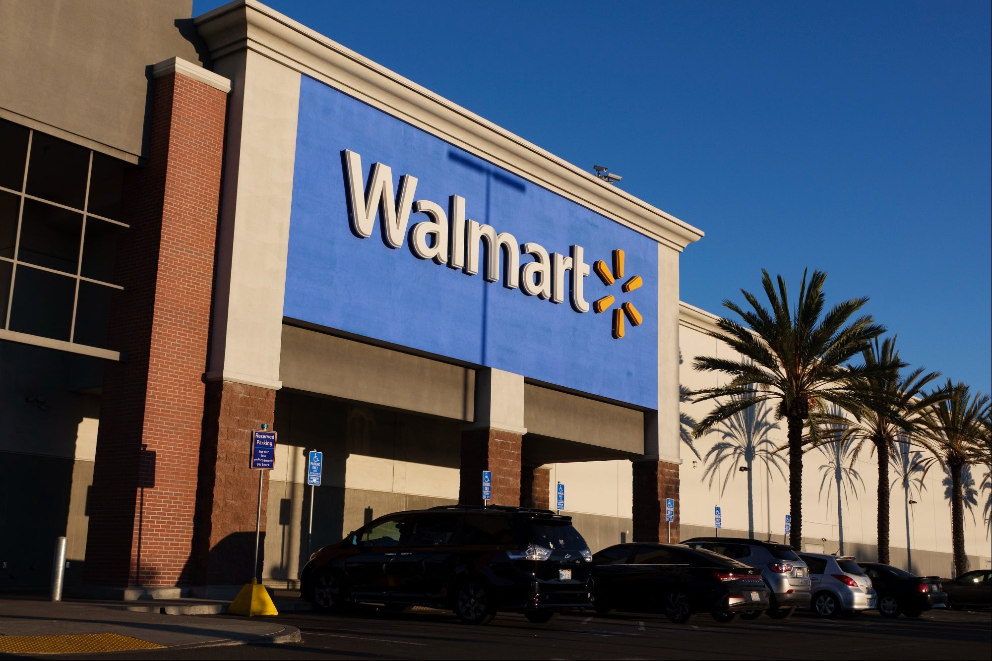 Walmart Layoffs Impact 1500 US Workers in Tech, Advertising