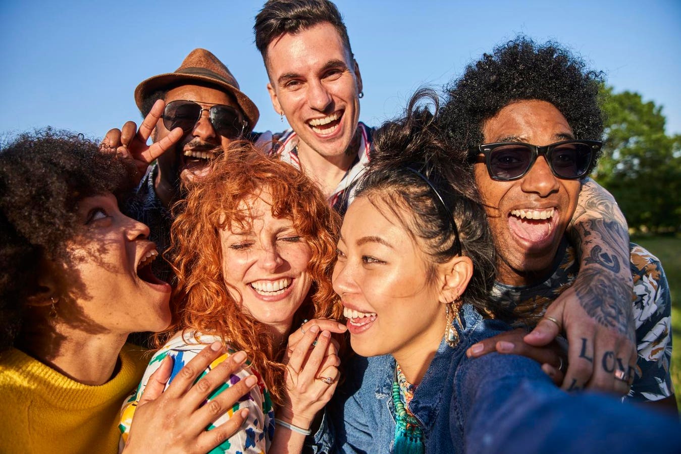 3 Ways To Prioritize Friendships And Decenter Love, By A Psychologist