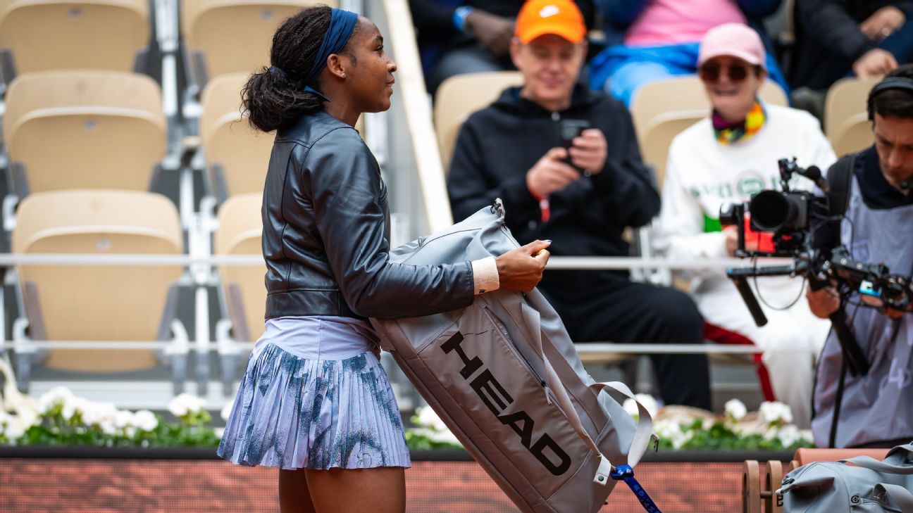 Coco Gauff opens French Open with win after gaffe with rackets