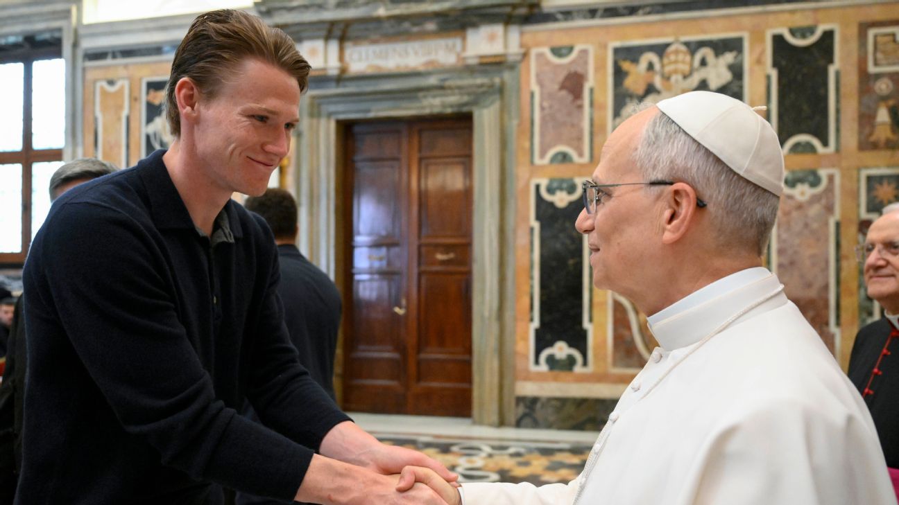 Pope Leo ditches Roma ties, welcomes Serie A champions Napoli