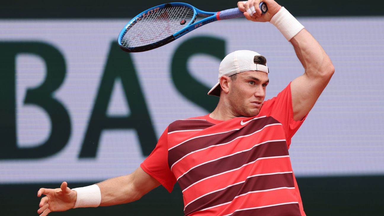 French Open: Jack Draper sweeps João Fonseca in straight sets