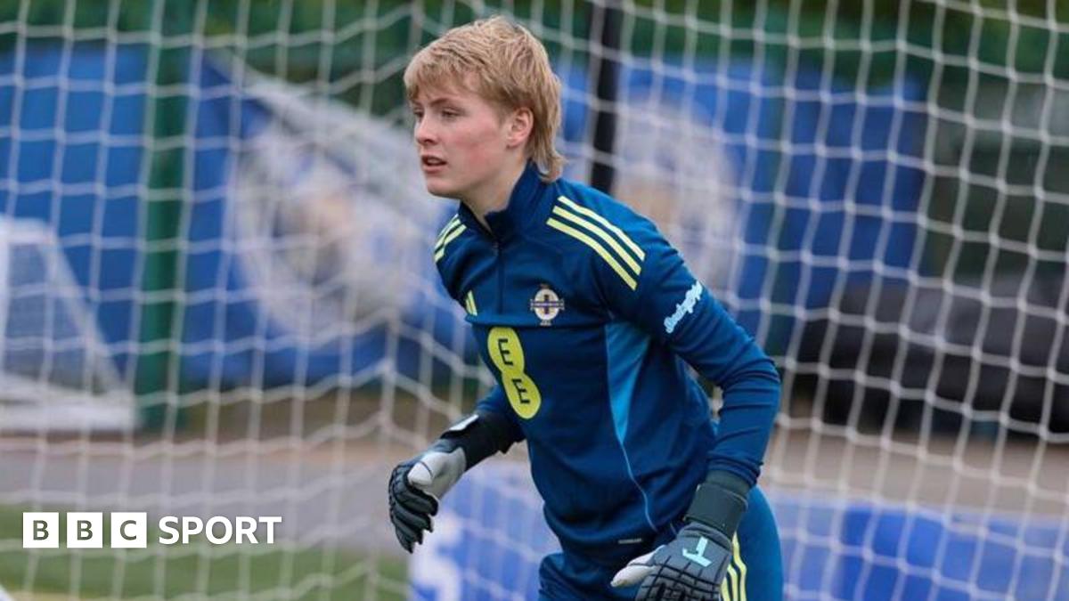 Women’s Nations League: Teenage goalkeeper Smith replaces injured Harvey-Clifford in NI squad