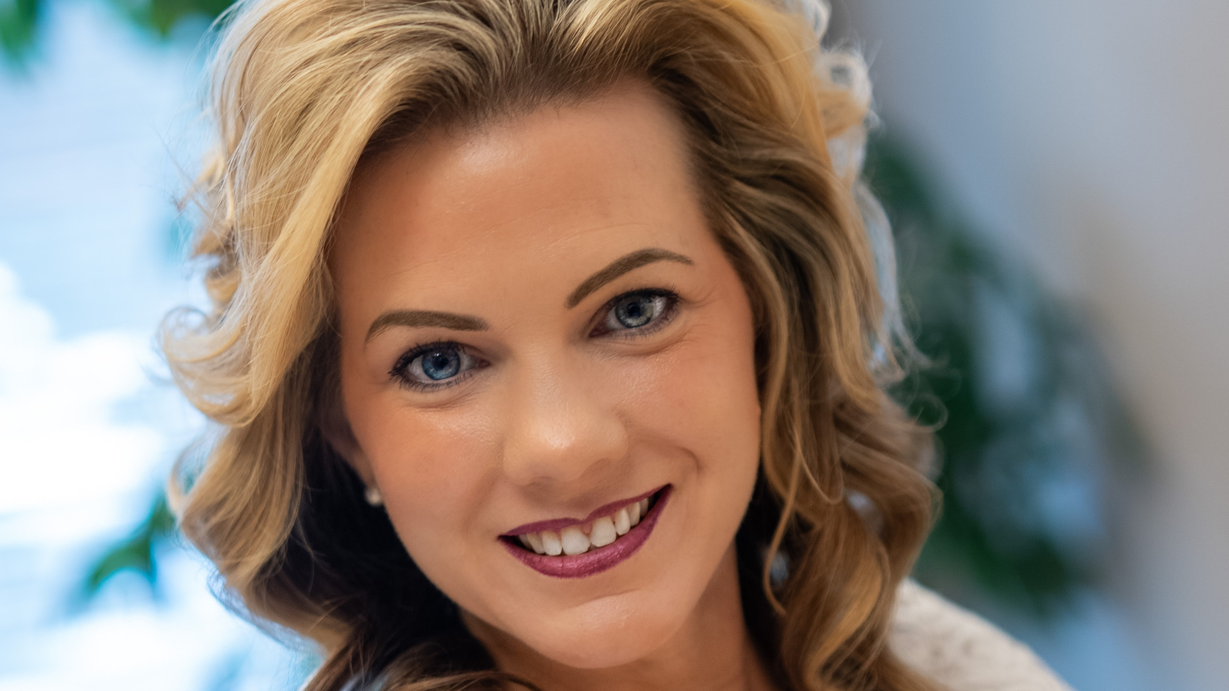 Bernadette Wilson, a former radio host, announces she’s running for Alaska governor