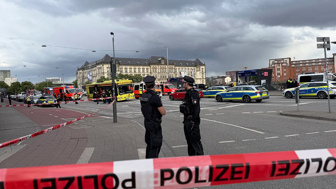 Woman stabs 12 at Hamburg Central Station, 6 in life-threatening condition