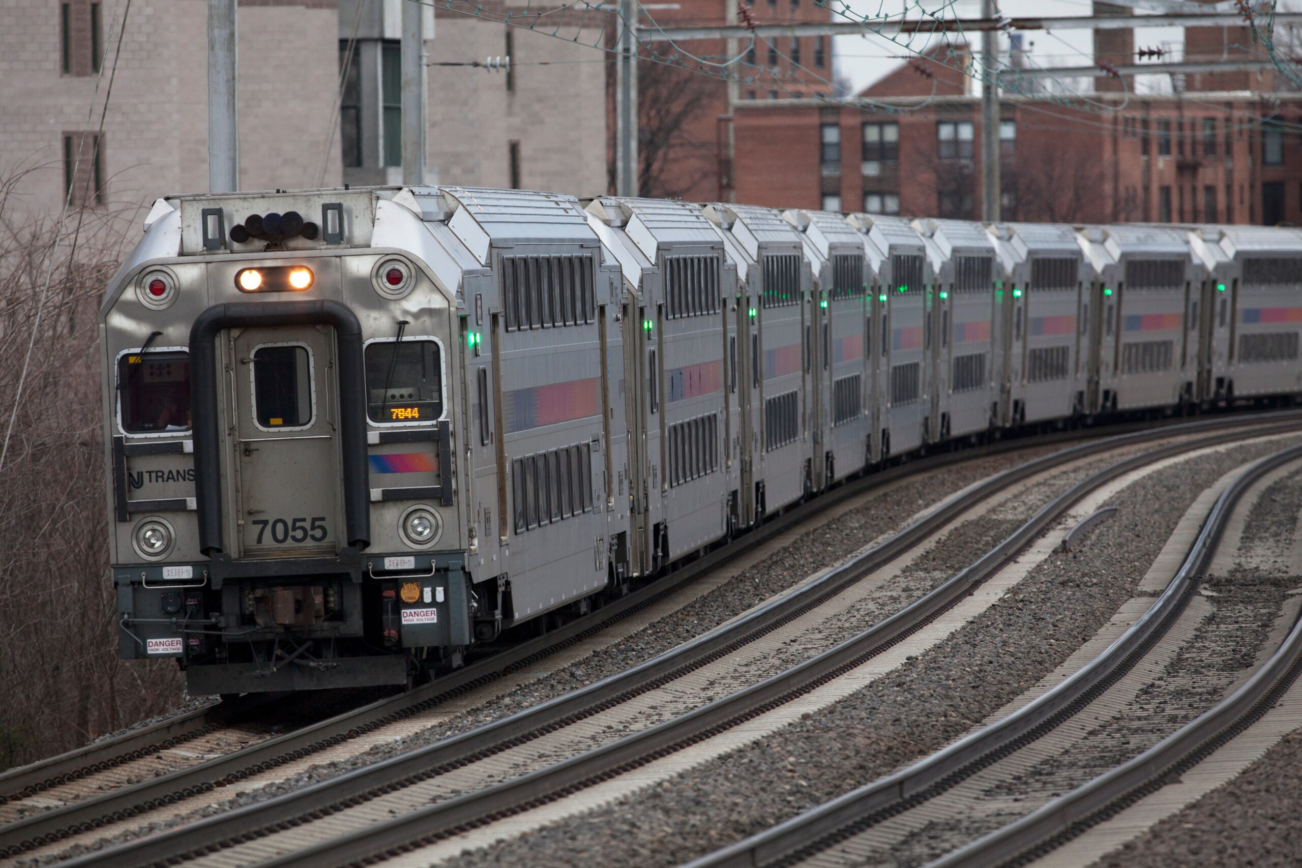 NJ Transit strike disrupts travel to Yankees-Mets game, Knicks playoff matchup
