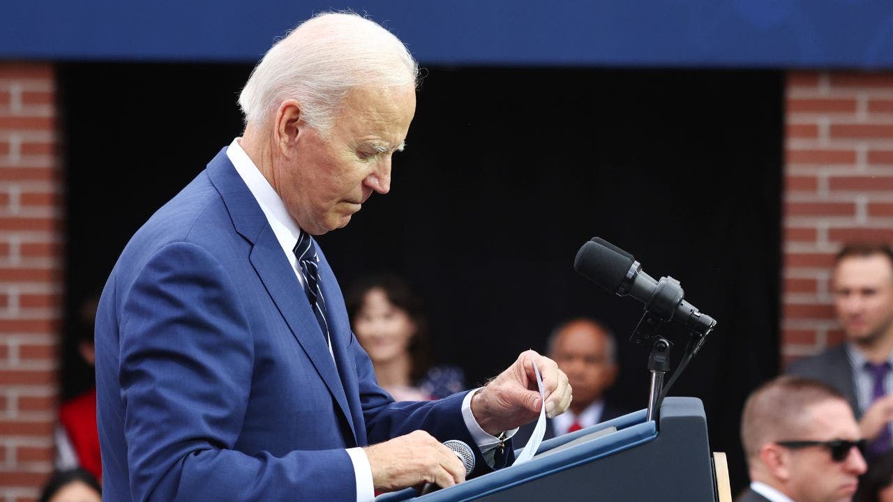 Hawley: Biden got lost in White House closet, raising questions about mental state