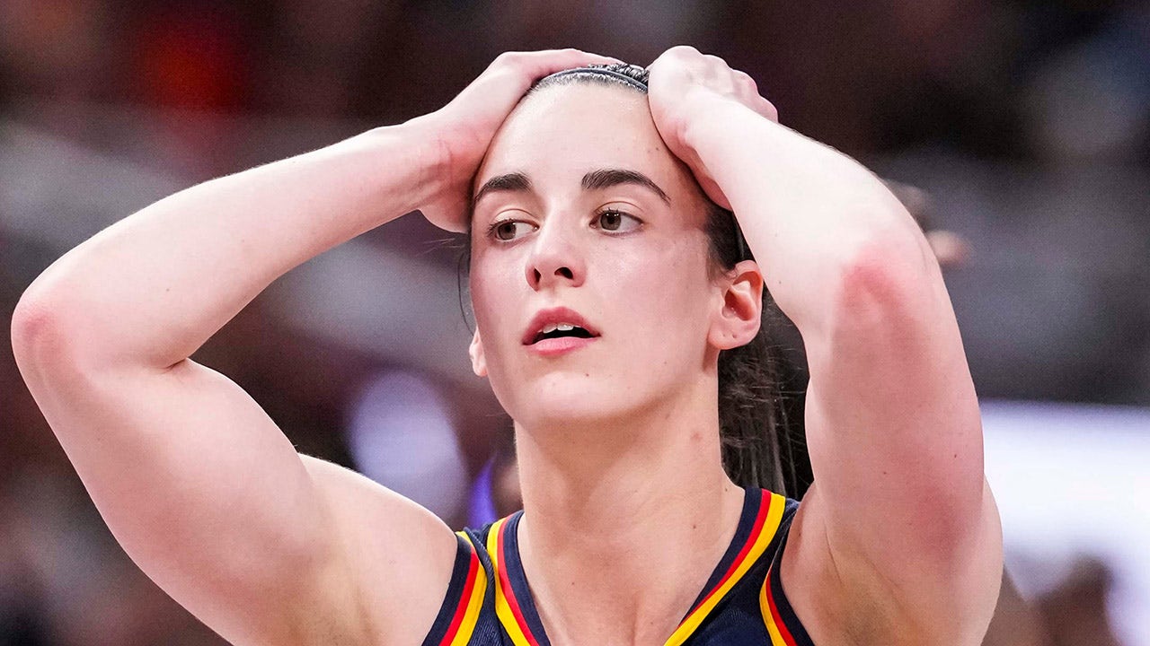 Caitlin Clark doesn’t attempt potential game-winner; social media erupts
