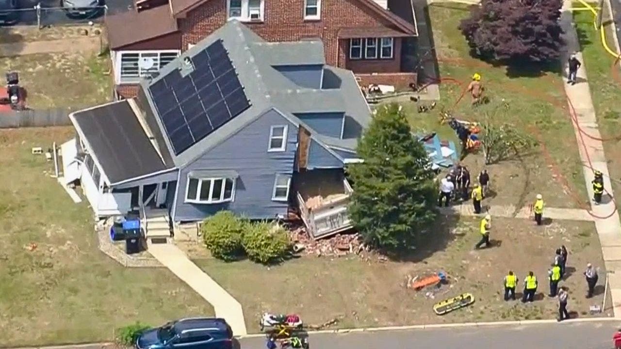 Wild dashcam footage shows out-of-control dump truck destroy house