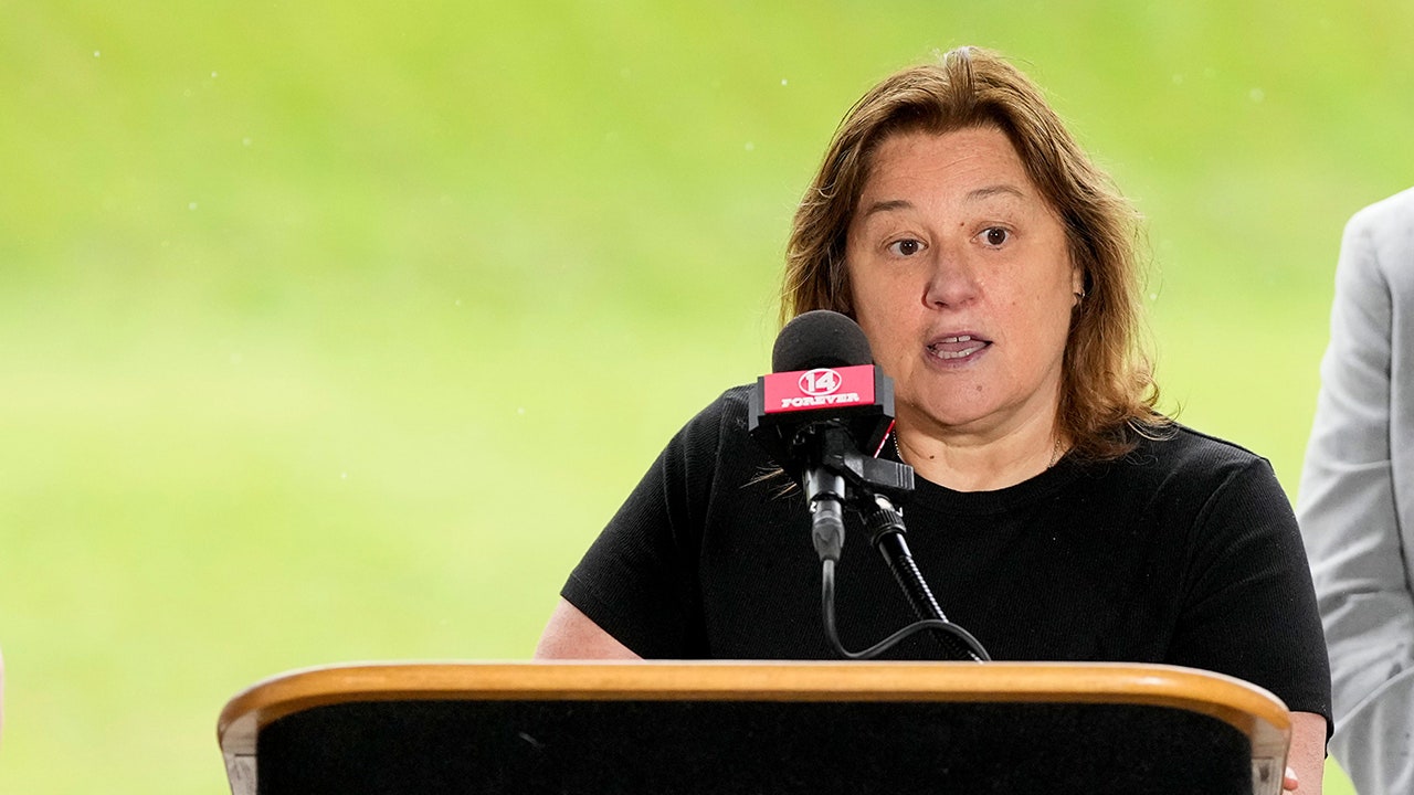 Pete Rose’s daughter reacts to dad’s ban being lifted, praises Rob Manfred