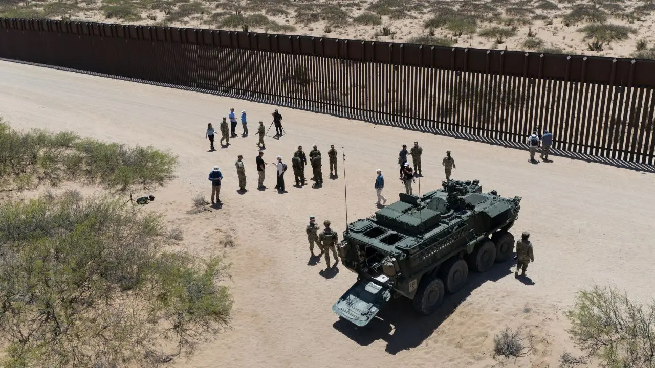 Judge dismisses trespassing charges against migrants in military border zone
