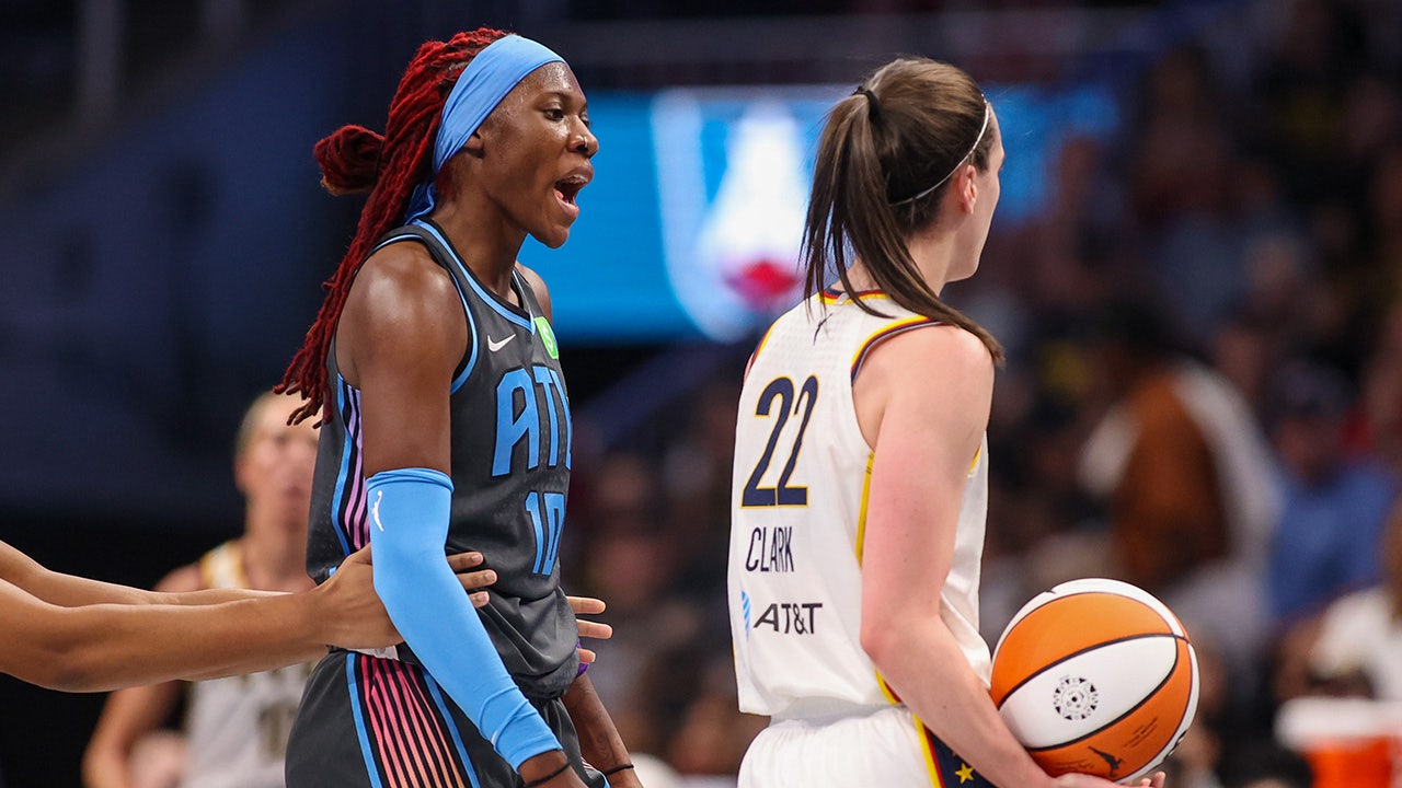 Caitlin Clark, Rhyne Howard exchange words as Fever defeat Dream in WNBA clash