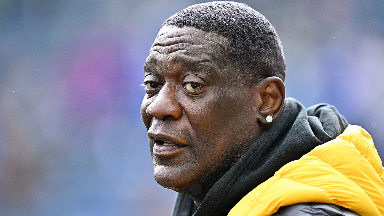 Ex-NBA star Shawn Kemp avoids trial, enters guilty plea in mall shooting