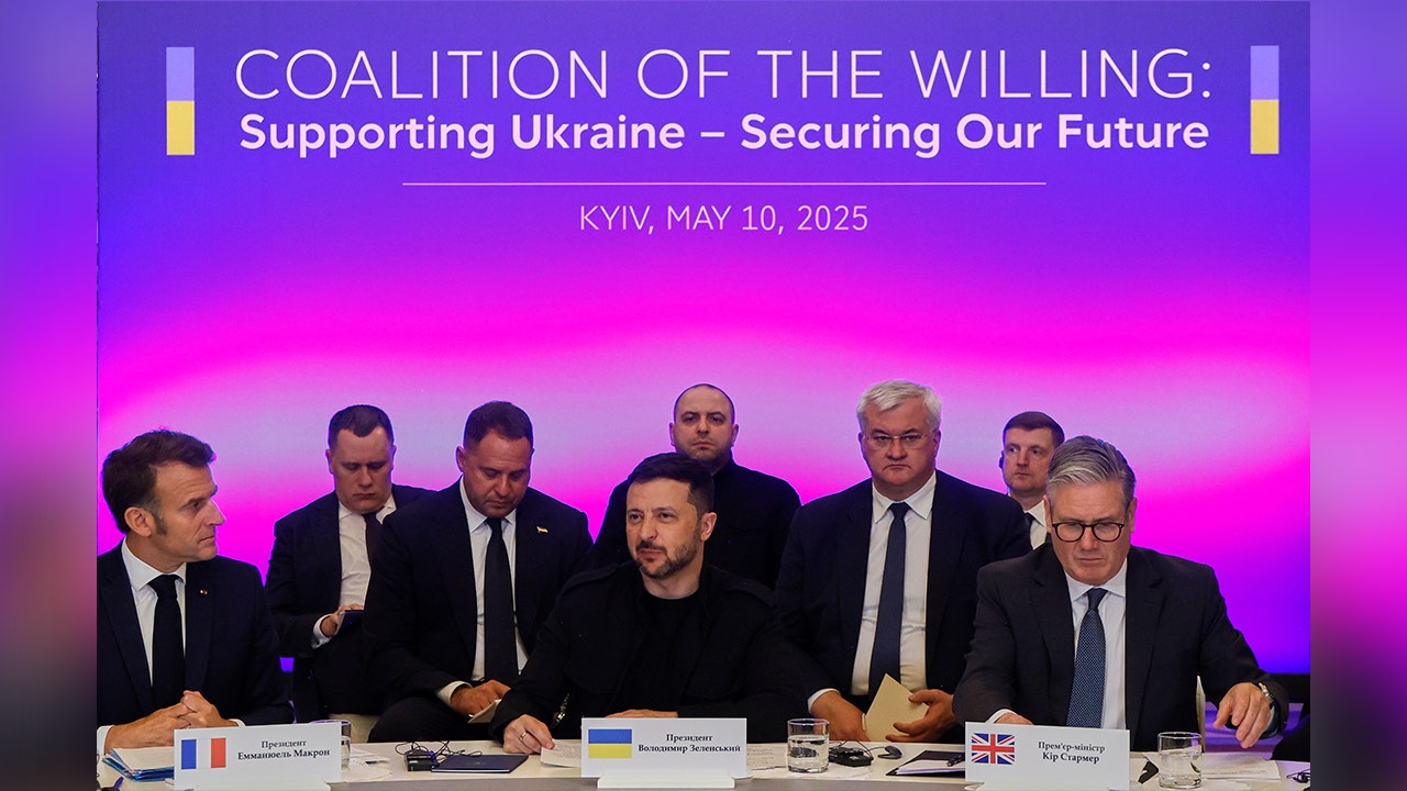 Ukraine Ceasefire Plan Backed by Trump Threatens New Russia Sanctions
