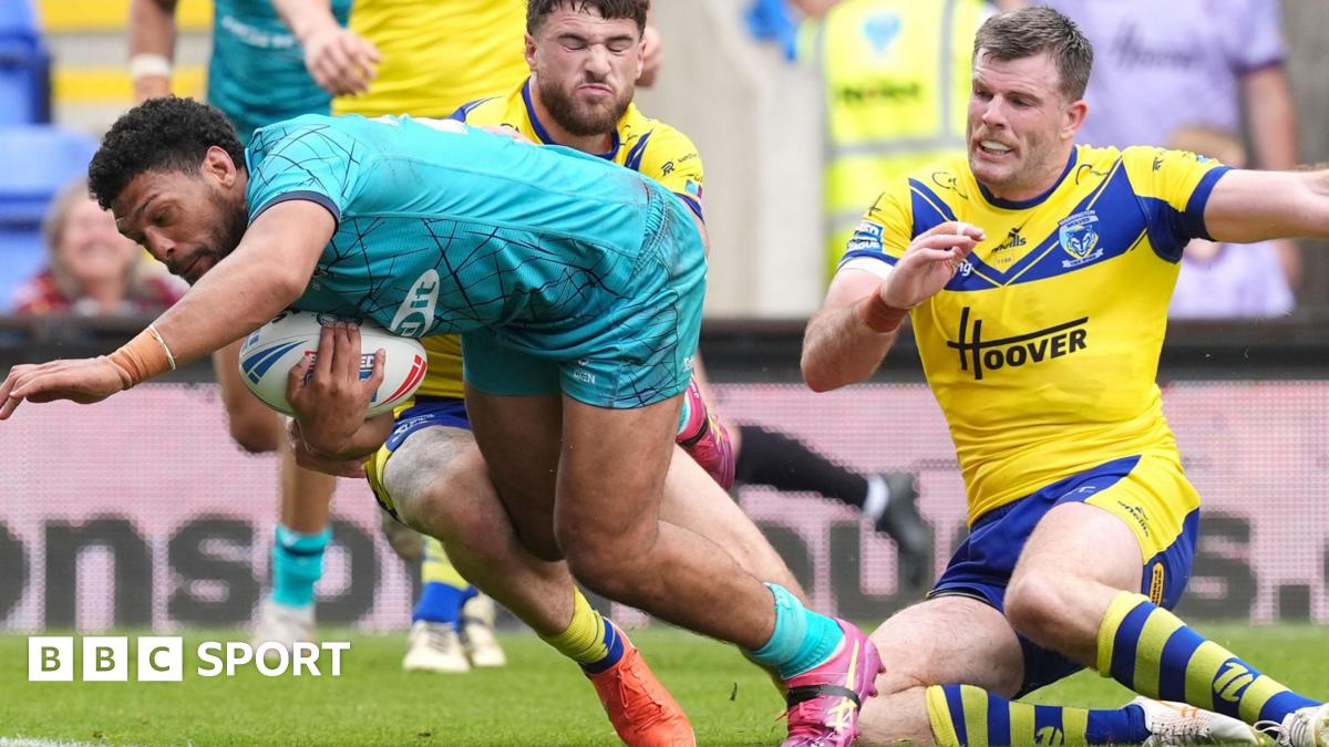 Super League: Warrington 16-24 Huddersfield Giants – visitors claim rare win