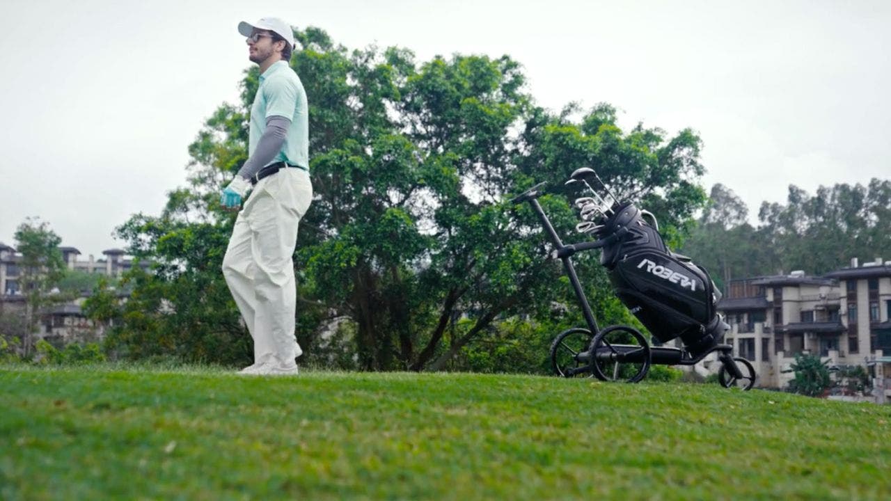 Robera Neo AI-powered smart caddie follows golfers without remote controls
