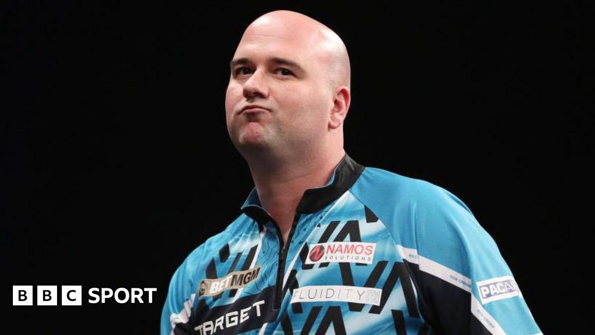 US Darts Masters: Rob Cross and Stephen Bunting out, Luke Humphries and Luke Littler through