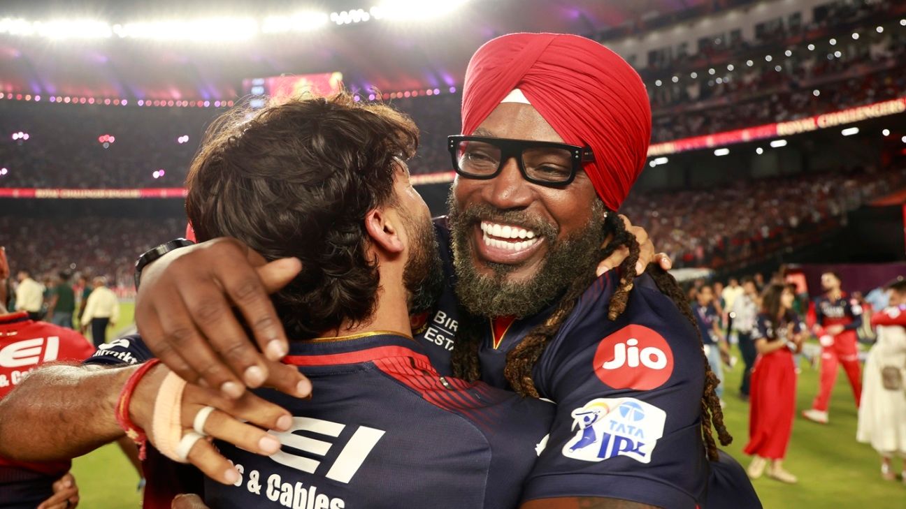‘They deserve it as much as I do’ – Kohli shares glory with de Villiers and Gayle