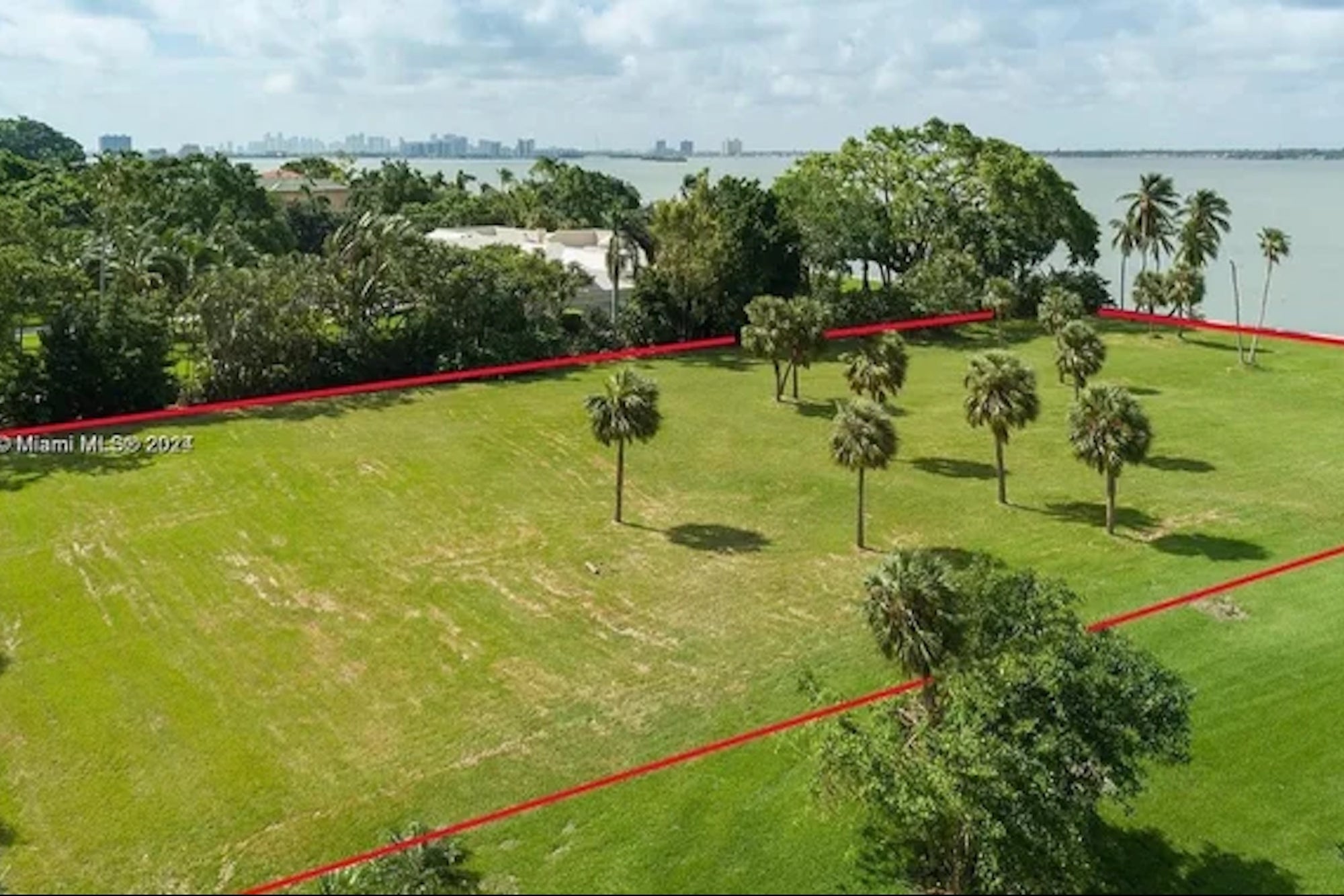 Jeff Bezos’ Miami Neighbor Sells Plot of Land for $110M