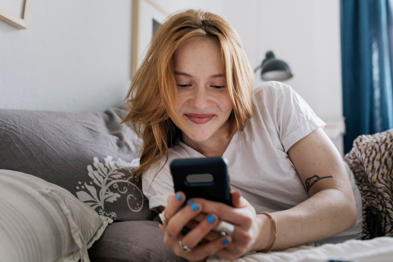 Can ChatGPT Conquer Loneliness? The Pivot To AI In Therapy And Dating