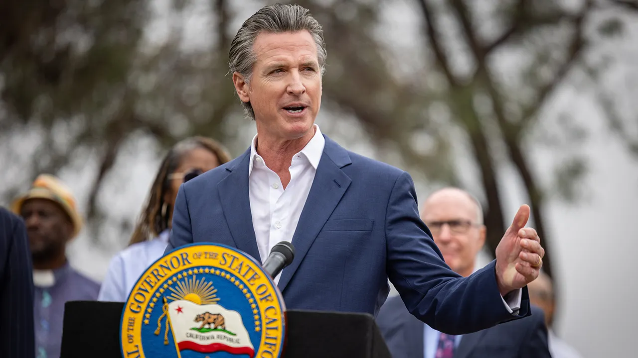 After podcast, Gavin Newsom launches Substack to cut through ‘disinformation’