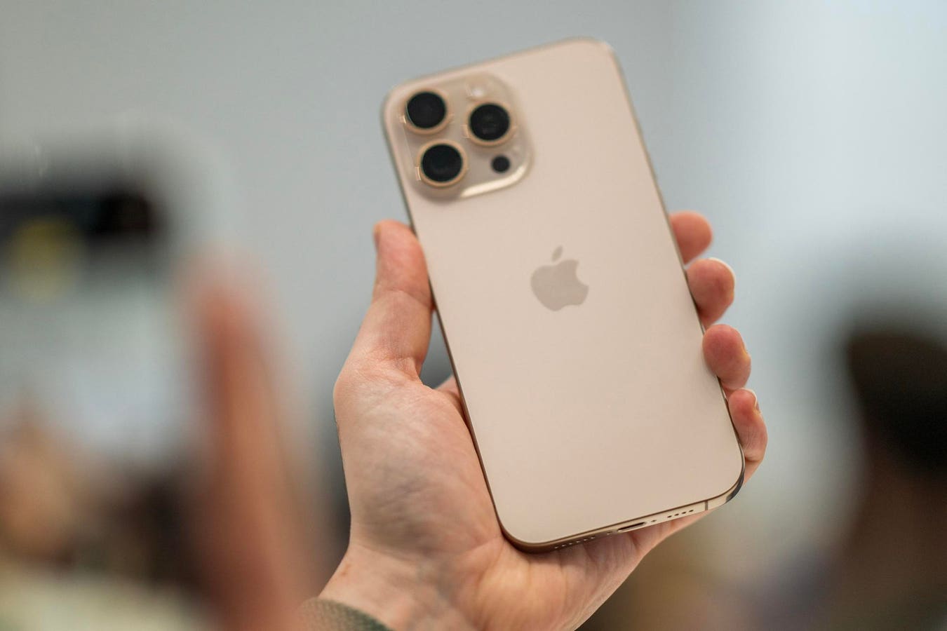 Apple iPhone 16 Price Slashed In Major New Offer