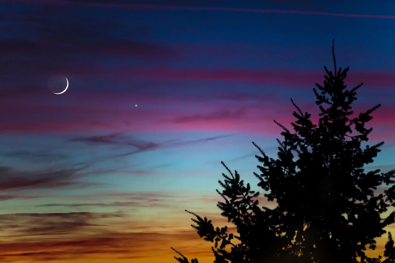 When To See The Rare Sight Of Mercury Close To The Moon This Week