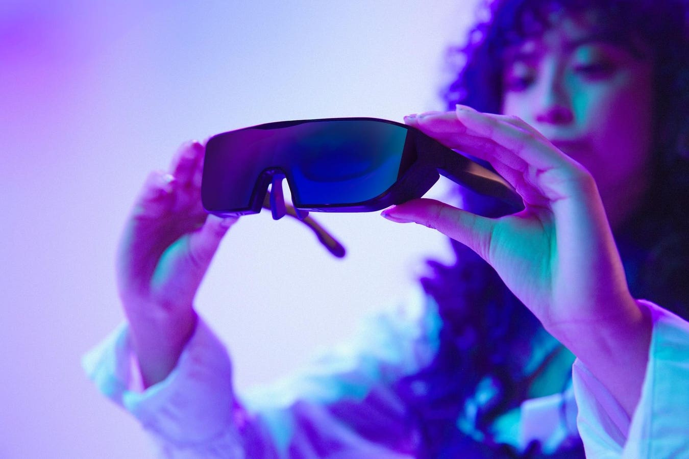 New Sentinel XR Gaming Glasses Promise 180-Inch Virtual Display With 120Hz Support