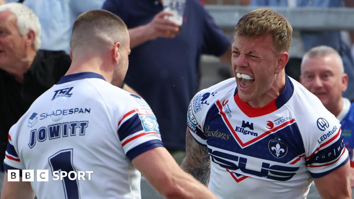 Super League: Wakefield 16-10 Wigan Warriors – Trinity stun champions