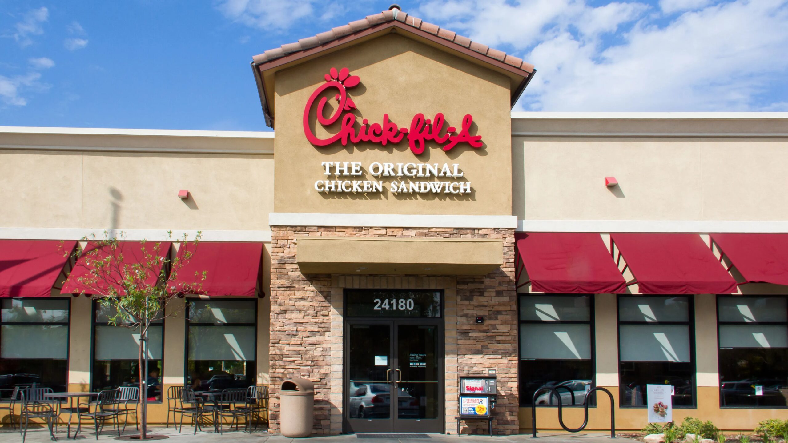 Reddit users claim Chick-fil-A switching to paper straws from plastic, company weighs in