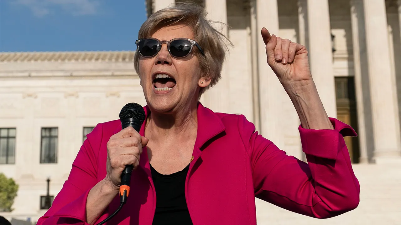 Warren calls for Noem to resign after Dem senator derailed DHS press conference