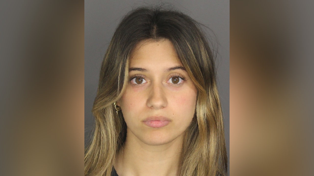 22-year-old woman arrested after allegedly sending nude pictures to teenage boy