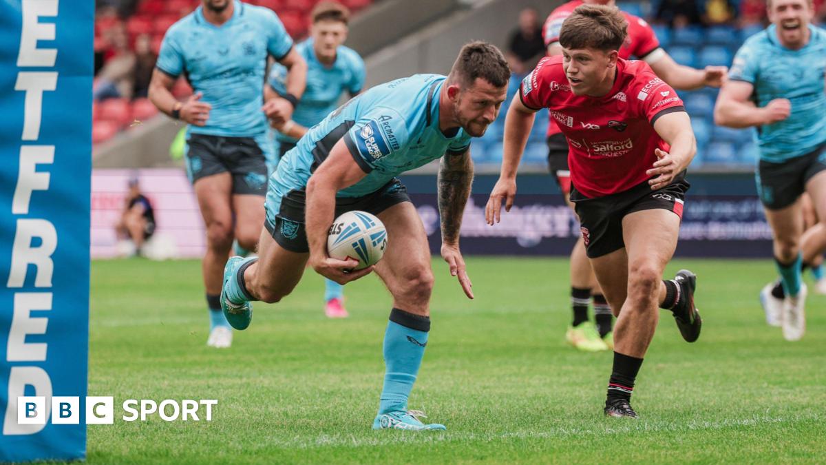 Super League: Salford Red Devils 6-38 Hull FC – Airlie Birds into play-off spots