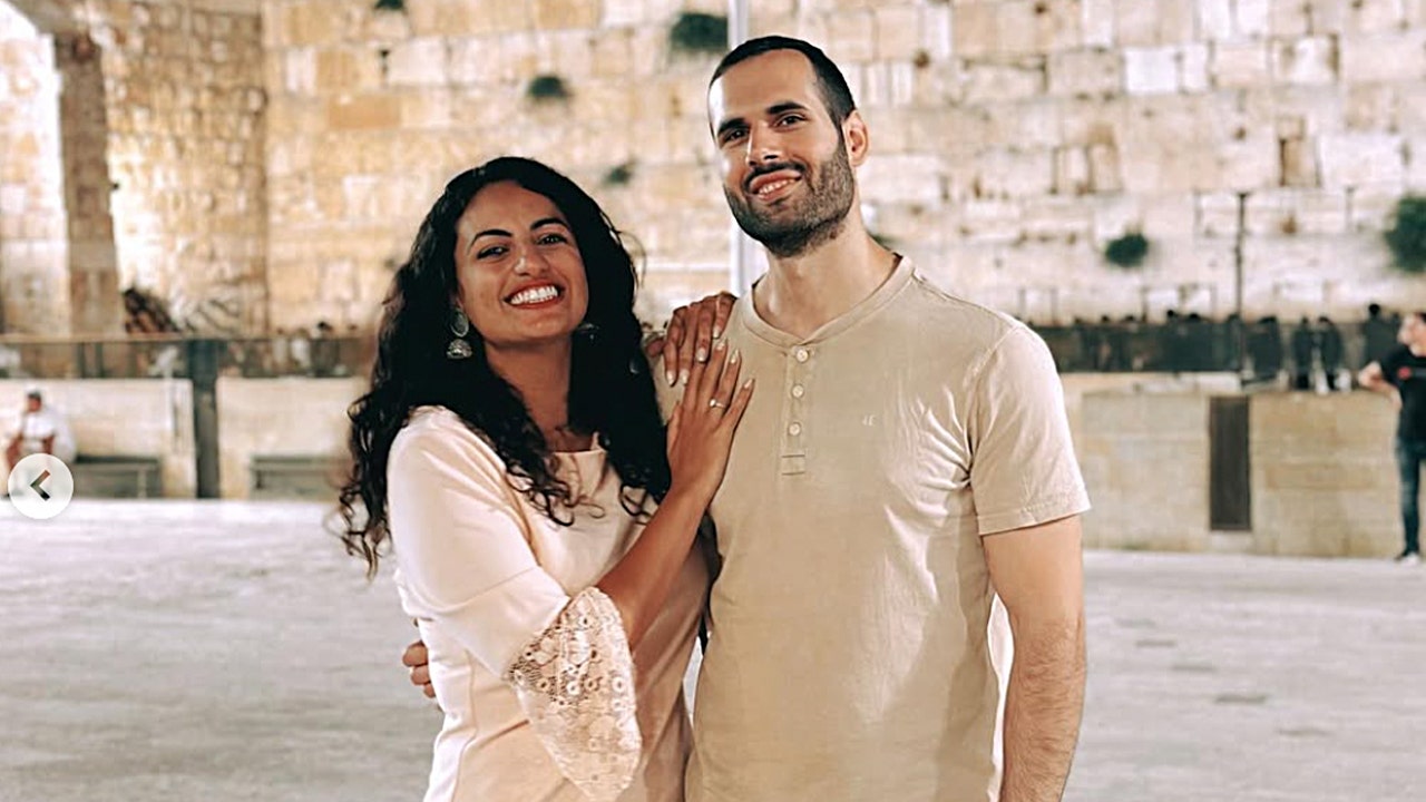 Netflix’s ‘Jewish Matchmaking’ star navigates bomb shelters in Israel