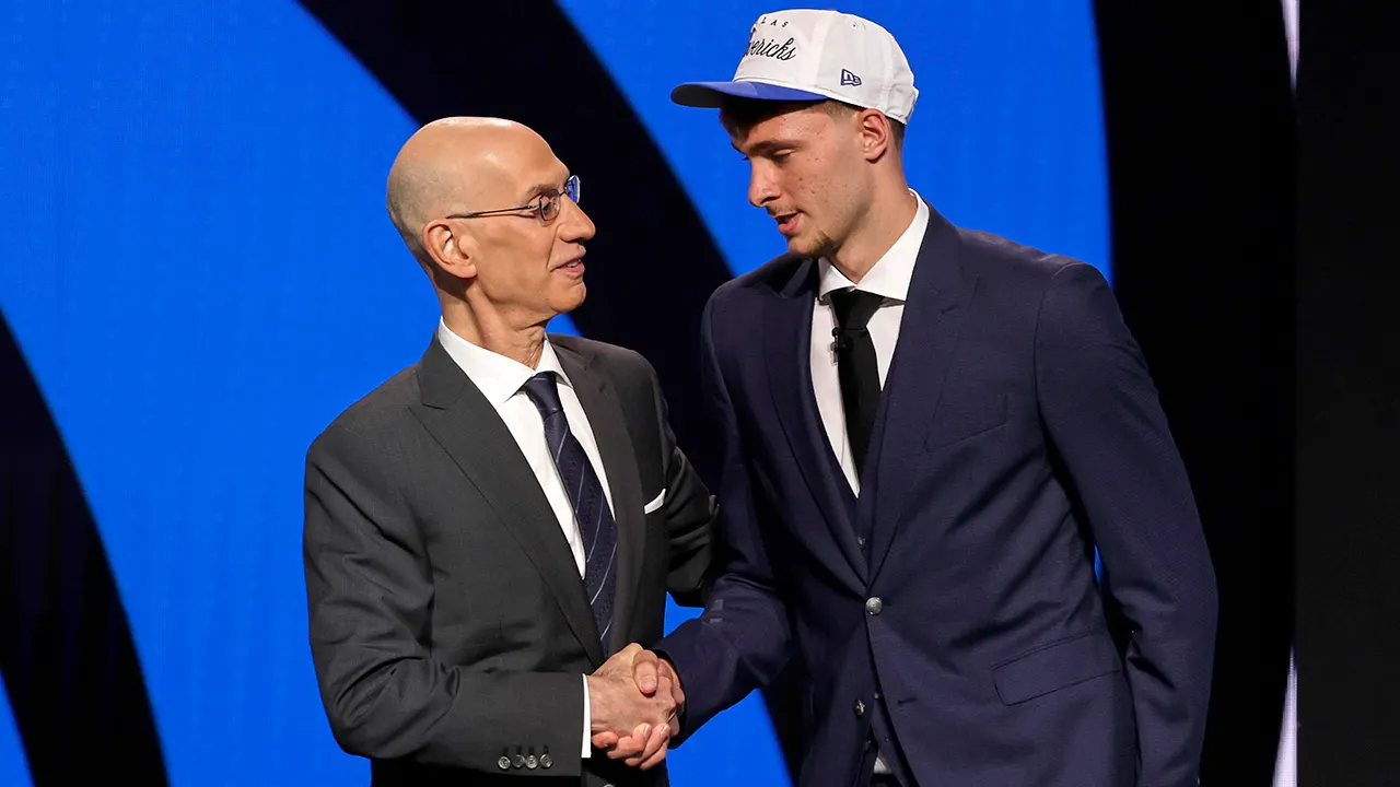NBA Draft fan heckles Adam Silver over Mavericks draft lottery controversy