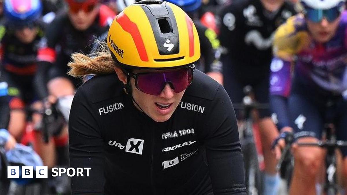 Elinor Barker: Pregnant star cyclist announces her season is over