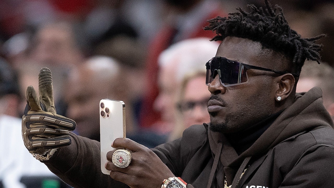 Antonio Brown posted on social media after an attempted murder warrant was issued
