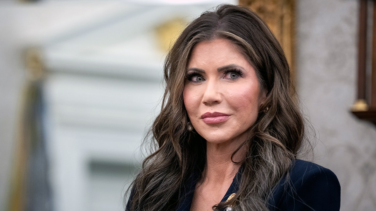 Schiff calls for DHS Secretary Noem to resign after Padilla forcibly removed