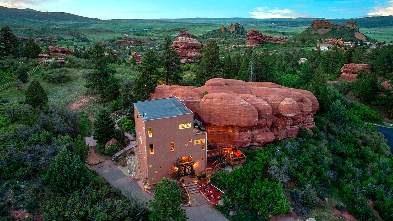 Colorado’s $1M ‘rock house’ integrates 200-million-year-old red rocks into its design