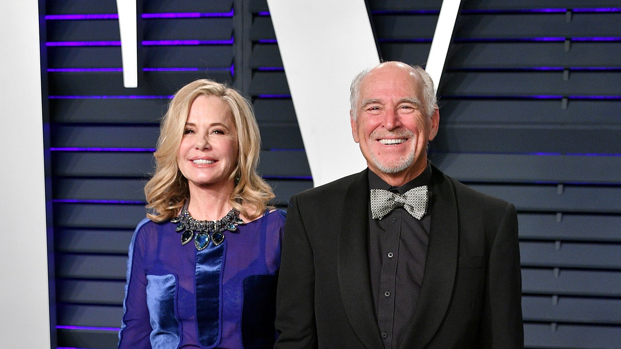 Jimmy Buffett’s widow files to remove co-trustee from $275 million estate