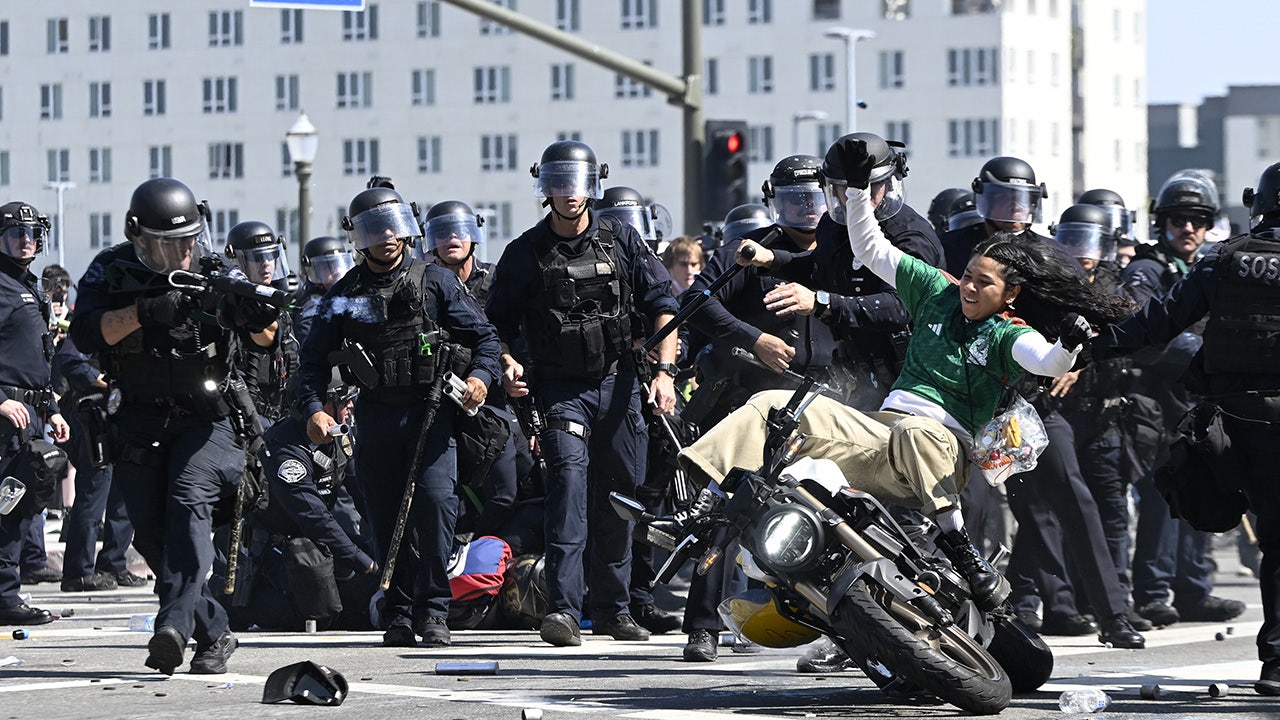 Feds foil alleged plan to use fireworks against police at Los Angeles protests