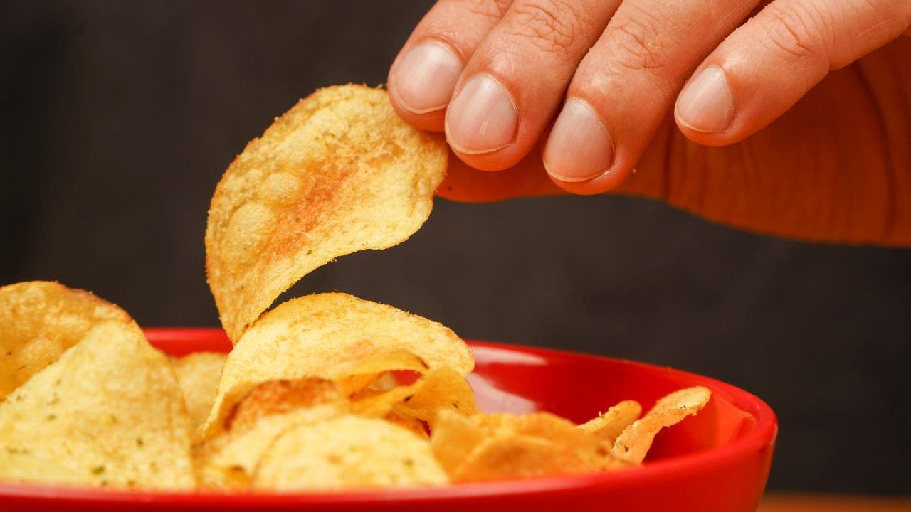 Snackers share mixed reactions to new Lay’s Bacon Grilled Cheese chips