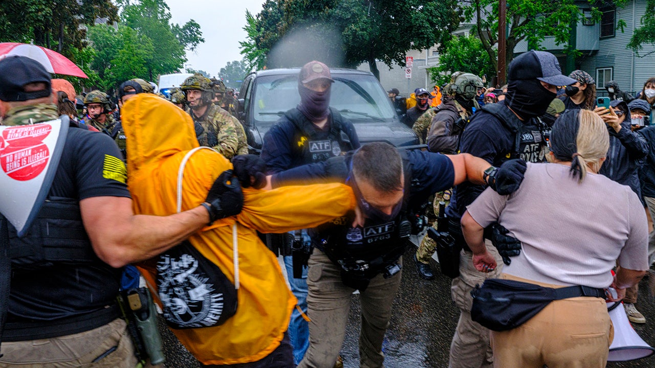 Protests erupt in Minneapolis as search warrant mischaracterized as ICE raid