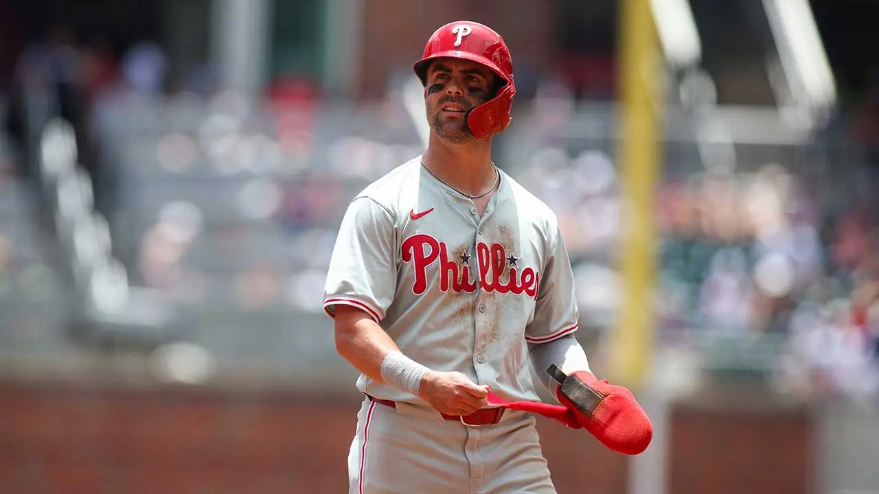 Whit Merrifield retires, hilariously apologizes to Phillies fan for poor play